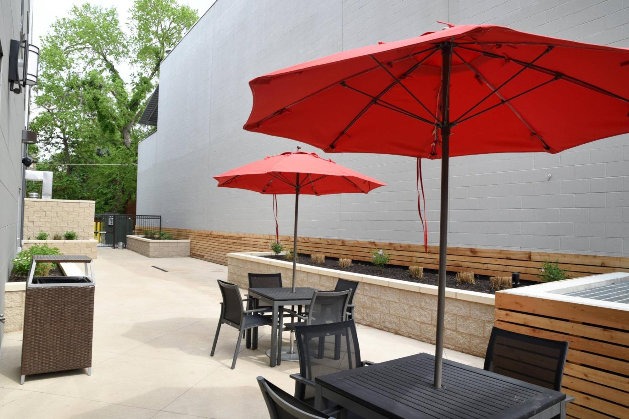 Towneplace Suites By Marriott Lawrence Downtown Exterior photo